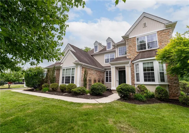 2nd image of 780 Ramblewood Dr, Easton, PA 18040 | MLS# 778297
