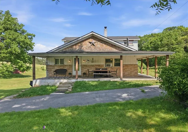 Homes for sale in Mahoning Twp, PA | 1158 Upper Nis Hollow Dr, Mahoning Twp, PA 18235 | MLS# 778308