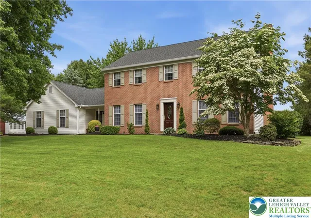 Homes for sale in North Whitehall Twp, PA | 5233 Timber Ln, North Whitehall Twp, PA 18078 | MLS# 778919