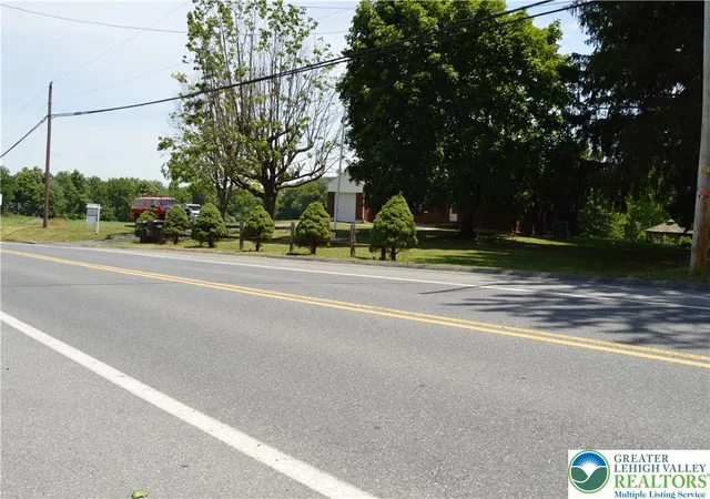Homes for sale in South Whitehall Twp, PA | 1819 Blue Barn Rd, South Whitehall Twp, PA 18069 | MLS# 778986