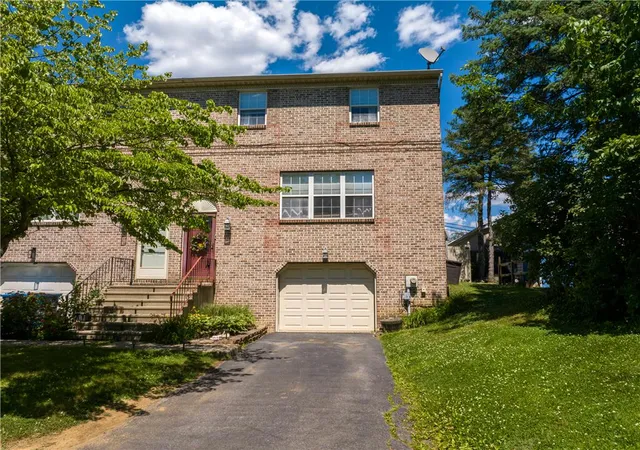 Homes for sale in Northampton Boro, PA | 601 Main St, Northampton Boro, PA 18067 | MLS# 778954