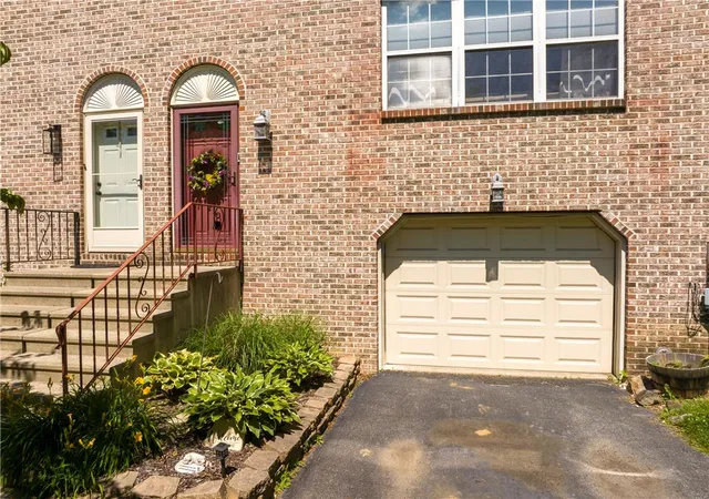 Homes for sale in Northampton Boro, PA | 601 Main St, Northampton Boro, PA 18067 | MLS# 778954