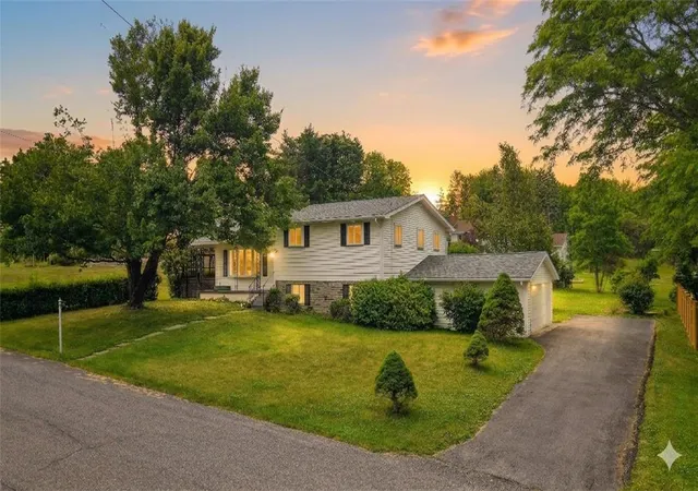 Homes for sale in Stroud Twp, PA | 407 Colonial Dr, Stroud Twp, PA 18360 | MLS# 778875