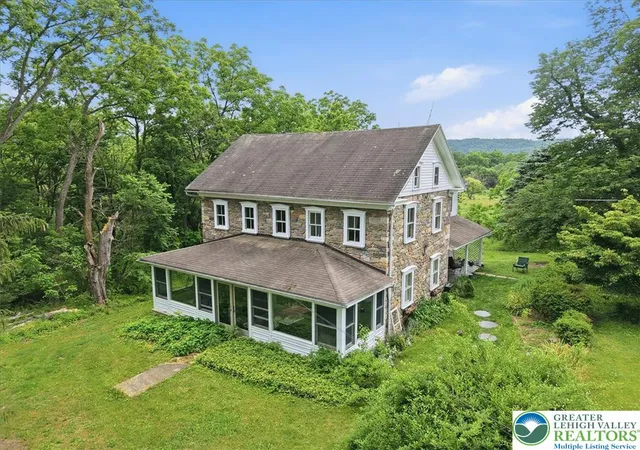 Homes for sale in Mahoning Twp, PA | 659 Mahoning Dr W, Mahoning Twp, PA 18235 | MLS# 779044