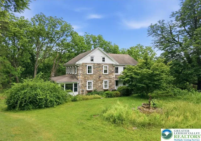 Homes for sale in Mahoning Twp, PA | 659 Mahoning Dr W, Mahoning Twp, PA 18235 | MLS# 779044