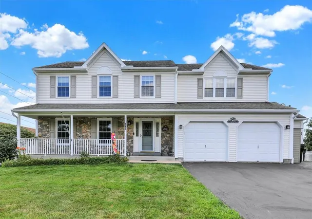 Homes for sale in Amity Twp, PA | 347 Rosecliff Dr, Amity Twp, PA 19518 | MLS# 779031