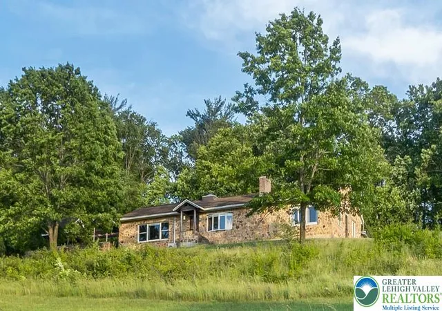 Homes for sale in West Penn Twp, PA | 204 Ridge Cup Rd, West Penn Twp, PA 17960 | MLS# 778623