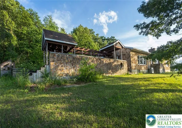 Homes for sale in West Penn Twp, PA | 204 Ridge Cup Rd, West Penn Twp, PA 17960 | MLS# 778623
