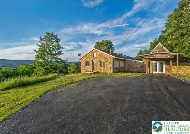 Homes for sale in West Penn Twp, PA | 204 Ridge Cup Rd, West Penn Twp, PA 17960 | MLS# 778623