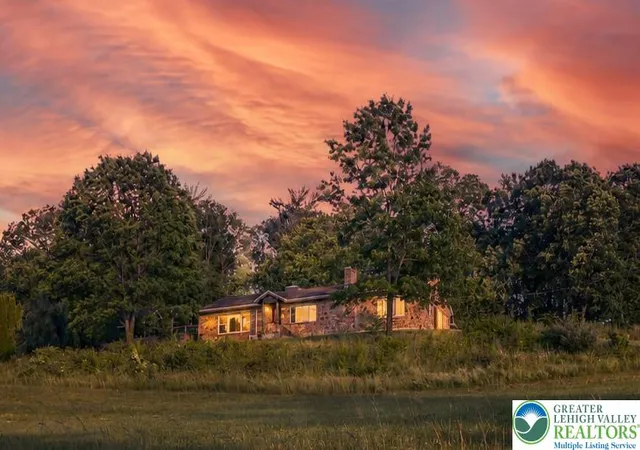 Homes for sale in West Penn Twp, PA | 204 Ridge Cup Rd, West Penn Twp, PA 17960 | MLS# 778623
