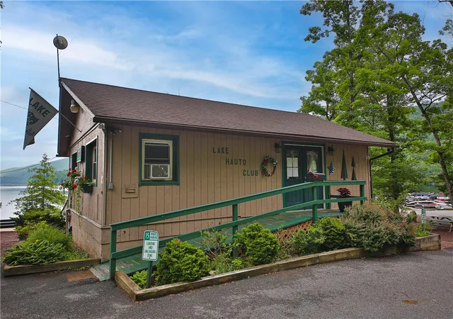 Homes for sale in Rush Twp, PA | 11 Blue Berry Ln, Rush Twp, PA 18240 | MLS# 779061