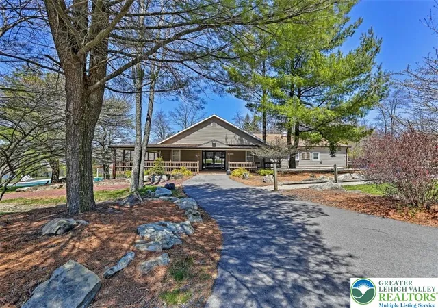 Homes for sale in Coolbaugh Twp, PA | 9253 Westwood Dr, Coolbaugh Twp, PA 18466 | MLS# 779066