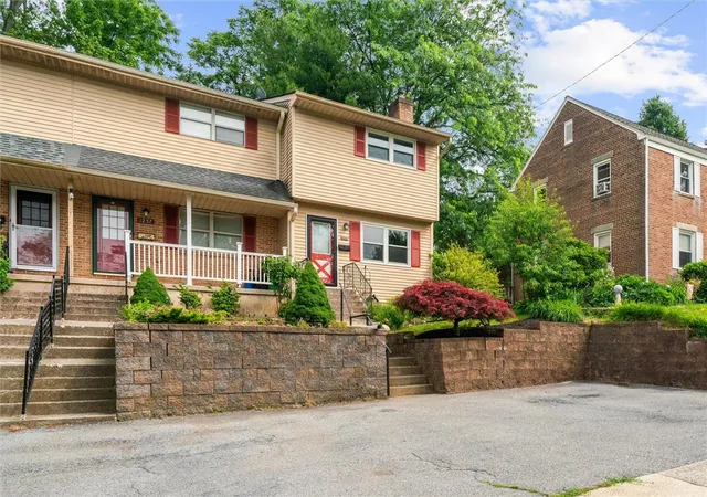 2nd image of 1259 Lehigh Pkwy, Allentown, PA 18103 | MLS# 779068