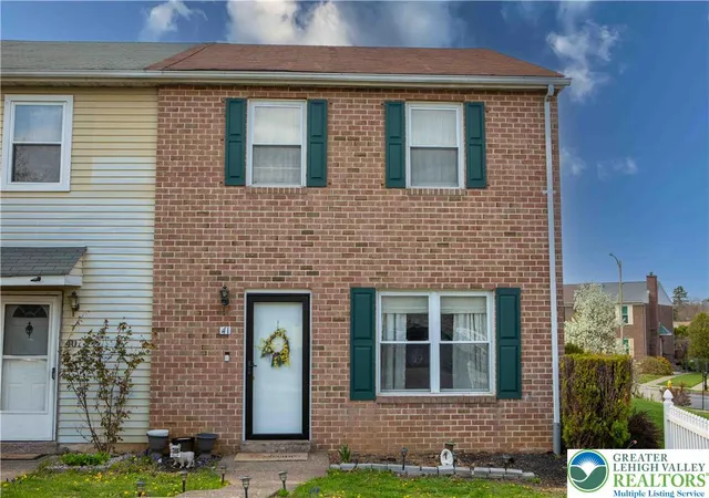 Homes for sale in Whitehall, PA | 41 Eisenhower Cir, Whitehall, PA 18052 | MLS# 778952