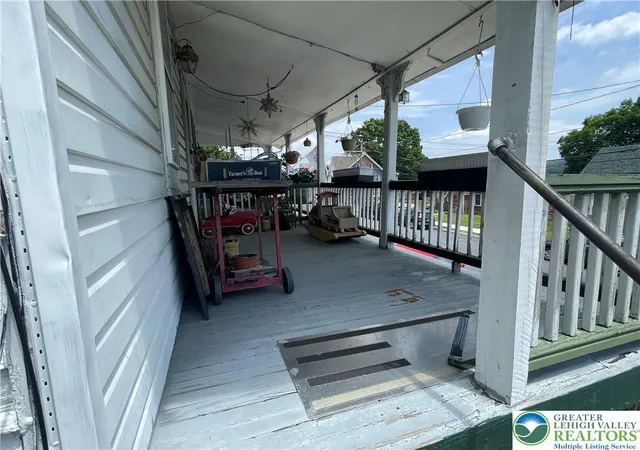 Homes for sale in Fountain Hill, PA | 1043 Jeter Ave, Fountain Hill, PA 18015 | MLS# 778978