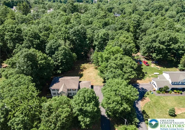 Photo 2 of Sale Pending at 2014 Gorden Ridge Dr, East Stroudsburg, PA 18302 | MLS# 779102 | Listing updated on 2026-06-19