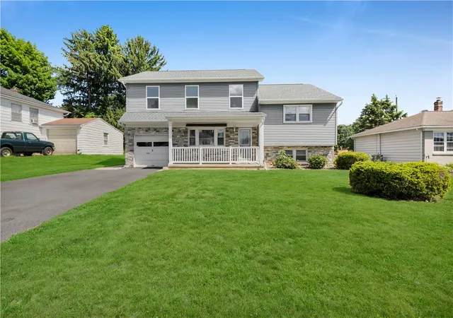 Homes for sale in Palmer Twp, PA | 2715 Swanson St, Palmer Twp, PA 18045 | MLS# 779076