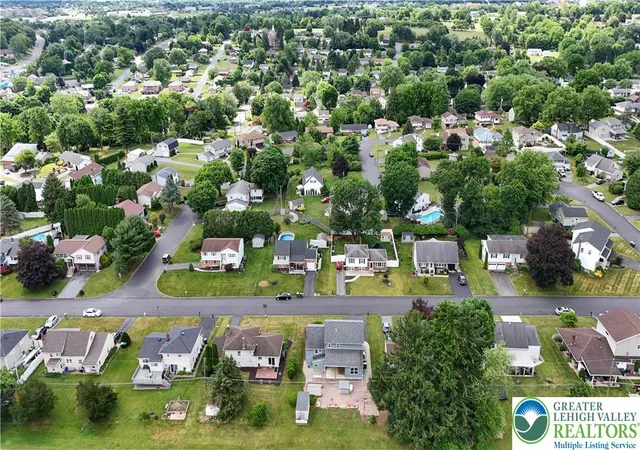 Homes for sale in Palmer Twp, PA | 2715 Swanson St, Palmer Twp, PA 18045 | MLS# 779076