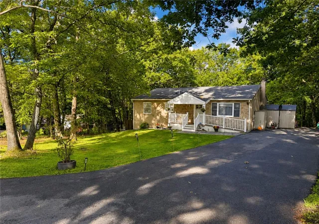 Homes for sale in Chestnuthill Twp, PA | 179 Darcy Dr, Chestnuthill Twp, PA 18353 | MLS# 779121
