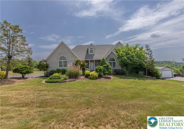 Homes for sale in North Whitehall Twp, PA | 4684 York Dr, North Whitehall Twp, PA 18069 | MLS# 779150