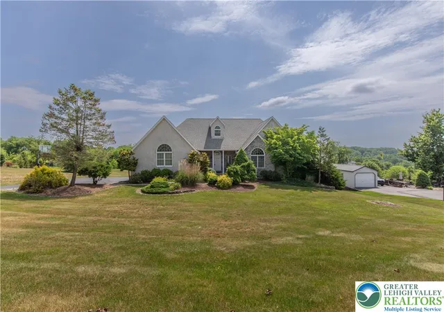 Homes for sale in North Whitehall Twp, PA | 4684 York Dr, North Whitehall Twp, PA 18069 | MLS# 779150