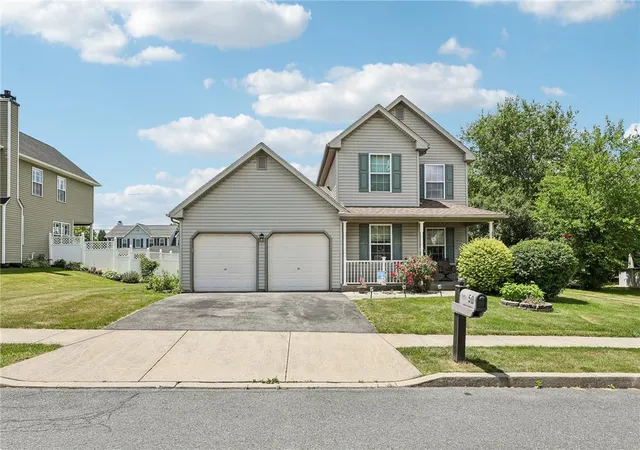 2nd image of 50 Crown Dr, Easton, PA 18040 | MLS# 778772