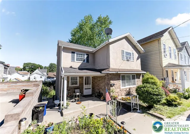 Homes for sale in Scranton City, PA | 212 N Bromley Ave, Scranton City, PA 18504 | MLS# 778448