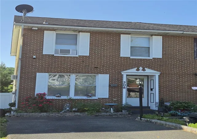 Photo 2 of Sale Pending at 308 Mosser St, Allentown, PA 18109 | MLS# 779017 | Listing updated on 2026-07-27