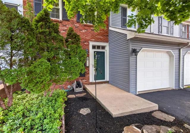 Homes for sale in Macungie, PA | 239 Village Walk Dr, Macungie, PA 18062 | MLS# 779124