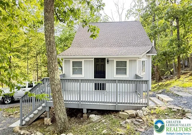 Photo 1 of Single family home for sale at 117 Clifton Dr, Bushkill, PA 18324 | MLS# 779265 | Listing updated on 2026-07-30