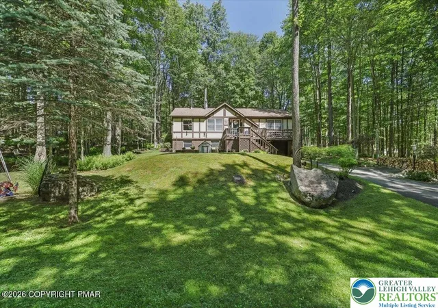 Photo 5 of Single family home for sale at 137 Outer Dr, Pocono Lake, PA 18347 | MLS# 779277 | Listing updated on 2026-07-22