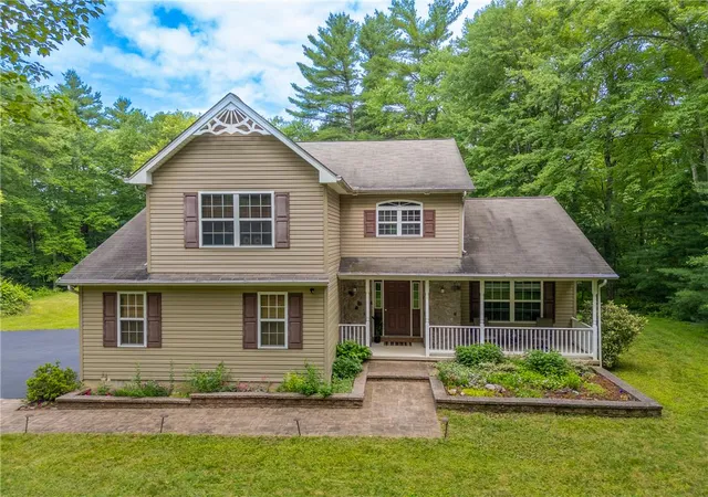 Homes for sale in Franklin Twp, PA | 810 Forest St, Franklin Twp, PA 18235 | MLS# 779145