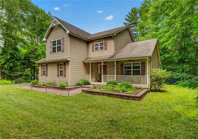 Homes for sale in Franklin Twp, PA | 810 Forest St, Franklin Twp, PA 18235 | MLS# 779145
