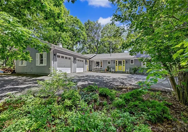 Homes for sale in Hawley, PA | 129 Wagoner Ln, Hawley, PA 18428 | MLS# 778687