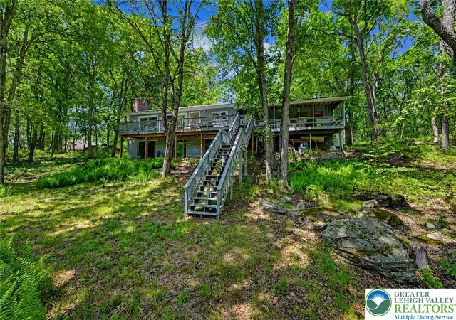 Homes for sale in Hawley, PA | 129 Wagoner Ln, Hawley, PA 18428 | MLS# 778687