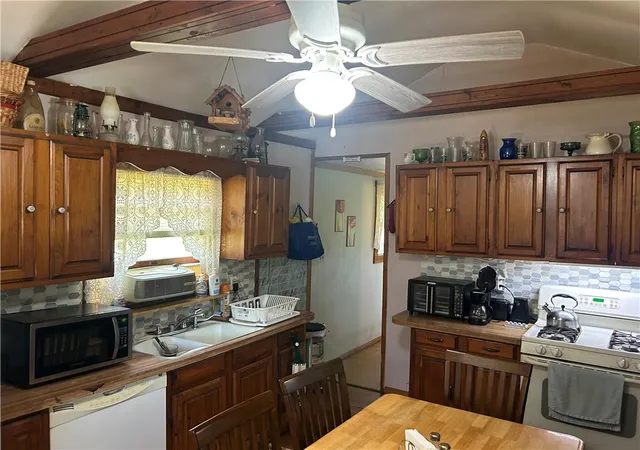 Photo 5 of Sale Pending at 625 Slateford Rd, Mount Bethel, PA 18343 | MLS# 778894 | Listing updated on 2026-07-14