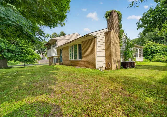 3rd image of 933 Big Oak Rd, Yardley, PA 19067 | MLS# 779004