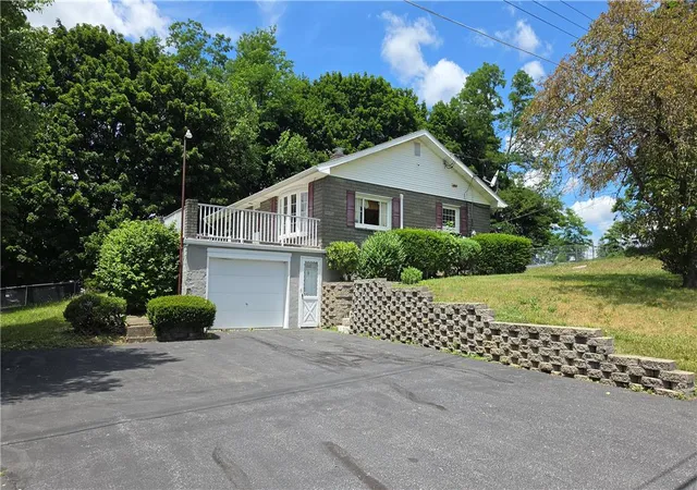 Homes for sale in Bushkill Twp, PA | 1237 Keller Rd, Bushkill Twp, PA 18091 | MLS# 779274