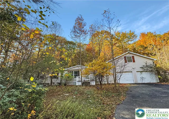 3rd image of 228 Victory Ln, Jackson Twp, PA 18360 | MLS# 779336