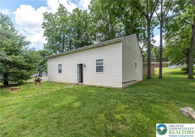 Homes for sale in Lower Saucon Twp, PA | 1815 Leithsville Rd, Lower Saucon Twp, PA 18055 | MLS# 779345