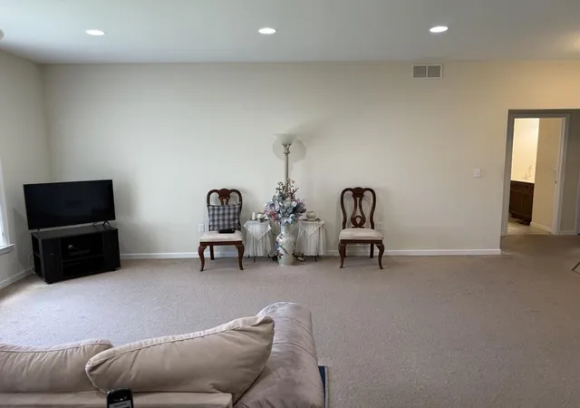 Photo 5 of Single family home for sale at 1110 Morning Star Dr, Allentown, PA 18106 | MLS# 779325 | Listing updated on 2026-07-25