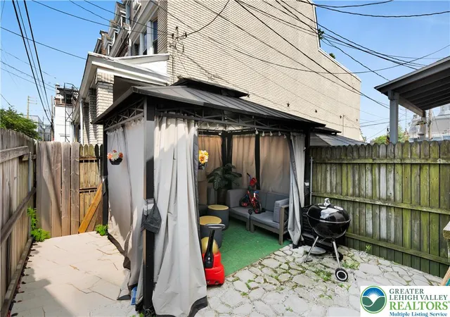 Photo 4 of Sale Pending at 23 S Poplar St, Allentown, PA 18102 | MLS# 779335 | Listing updated on 2026-07-11