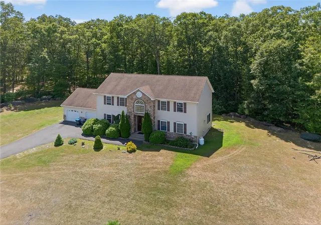 Homes for sale in Lehman Twp, PA | 108 Peace Falls Rd, Lehman Twp, PA 18302 | MLS# 779324
