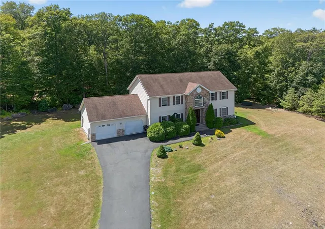 Homes for sale in Lehman Twp, PA | 108 Peace Falls Rd, Lehman Twp, PA 18302 | MLS# 779324