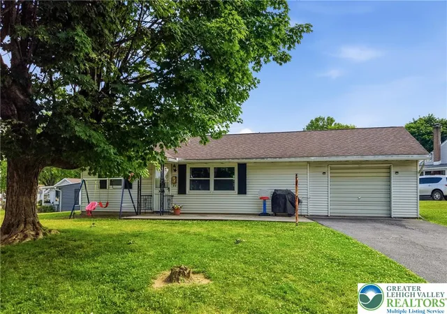 Homes for sale in Upper Nazareth Twp, PA | 65 Seyfried Ave, Upper Nazareth Twp, PA 18064 | MLS# 779086