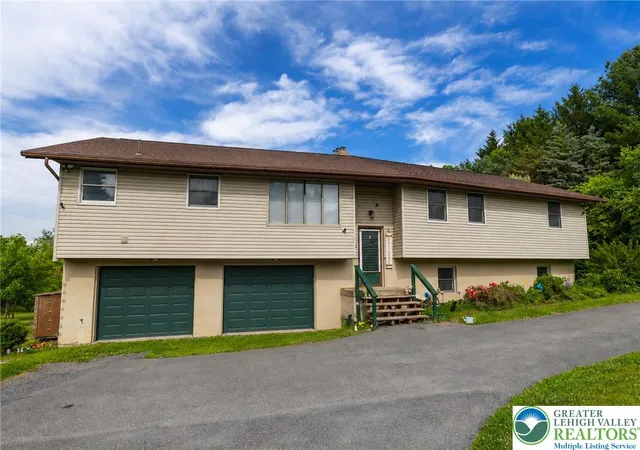 Homes for sale in Weisenberg Twp, PA | 9904 Ziegels Church Rd, Weisenberg Twp, PA 18031 | MLS# 779289