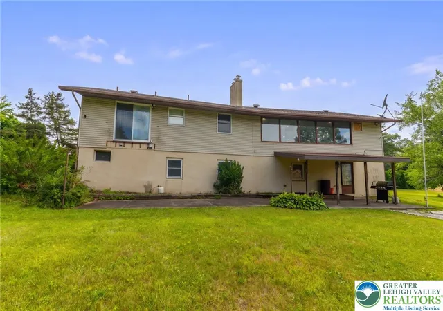 Homes for sale in Weisenberg Twp, PA | 9904 Ziegels Church Rd, Weisenberg Twp, PA 18031 | MLS# 779289