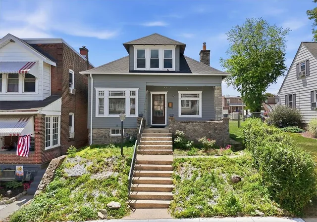 2nd image of 1114 S 10th St, Allentown, PA 18103 | MLS# 779315