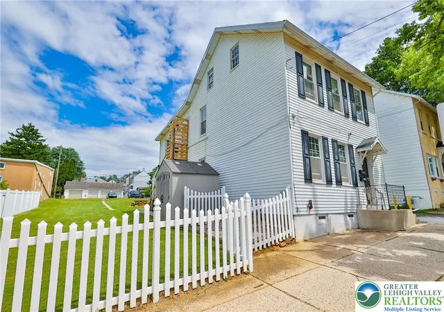 Homes for sale in Bethlehem City, PA | 820 New St, Bethlehem City, PA 18018 | MLS# 779448