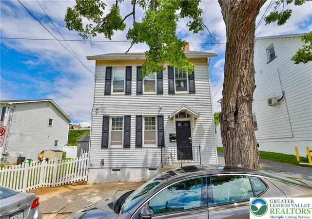 Homes for sale in Bethlehem City, PA | 820 New St, Bethlehem City, PA 18018 | MLS# 779448